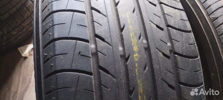 Yokohama dB Decibel E70B 215/55 R17