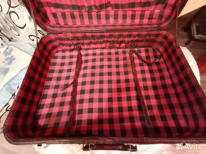 Чемоданы времен СССР