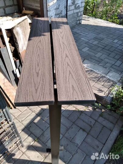 Лавочка (скамейка) и столик на кладбище