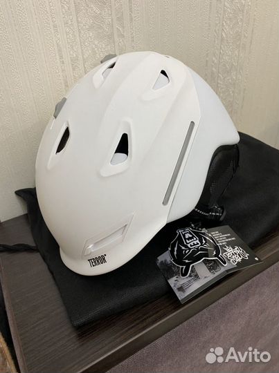 Горнолыжный шлем