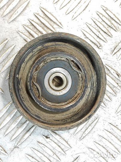 Ролик Toyota Yaris 2005 2011