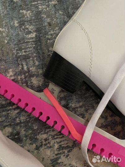 Новые коньки р-р 37/38