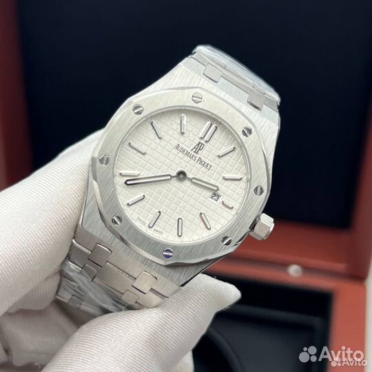 Женские часы Audemars Piguet