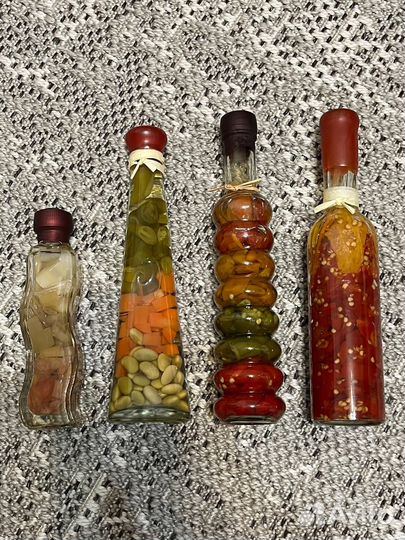 Бутылки декоративные с овощами для интерьера