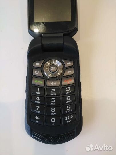 Телефон раскладушка kyosera E 4710 C