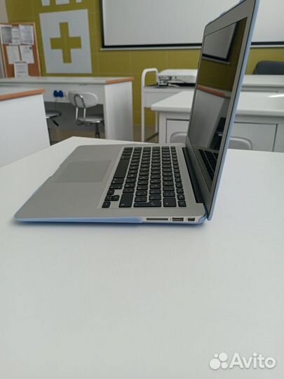 Apple macbook air 13 2016 8 гб идеал.сост