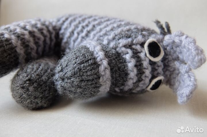 Вязаная игрушка ручной работы Лошадь