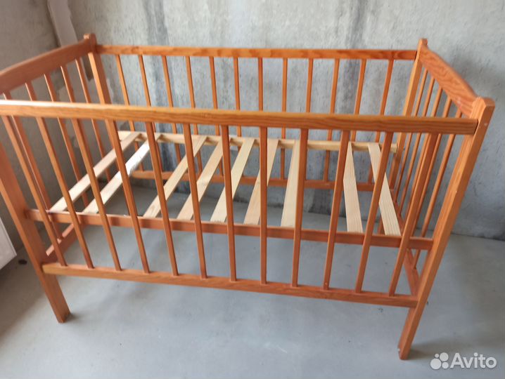 Детская кроватка