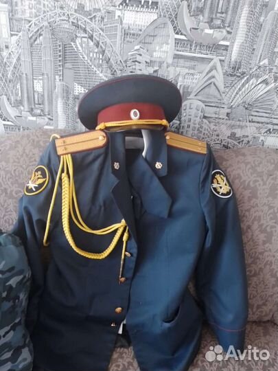 Фуражка, китель, перчатки