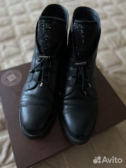 Ботинки женские. Бронь