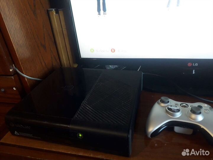 Xbox 360 E 500GB (Продаю или меняю)