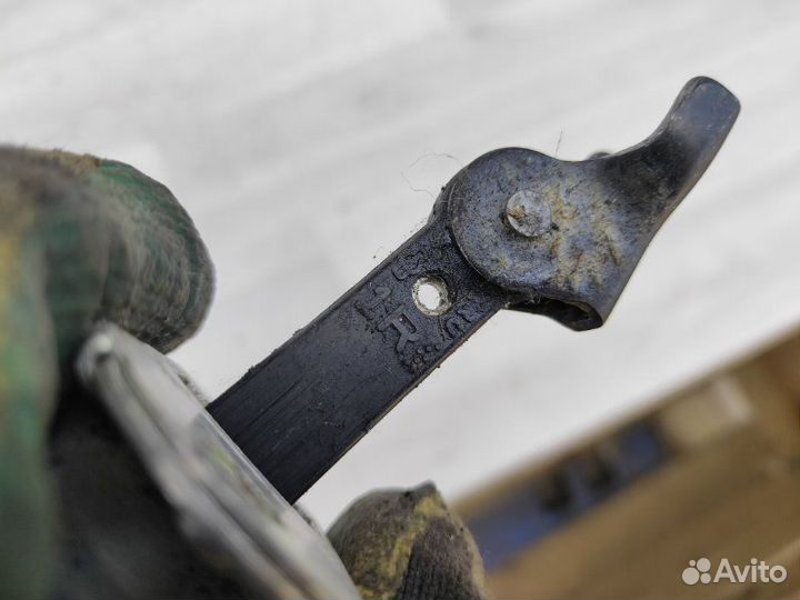 Ограничитель двери задний правый Nissan Note E11