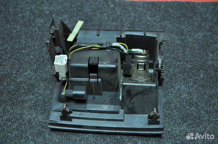 Пепельница Nissan Teana J31