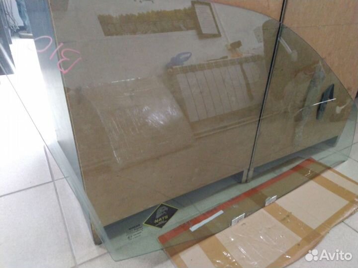 Стекло дверное переднее правое Nissan Primera P11