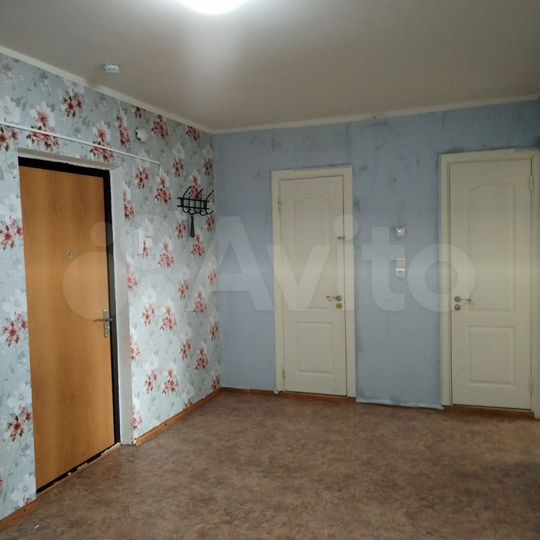 2-к. квартира, 60 м², 1/10 эт.