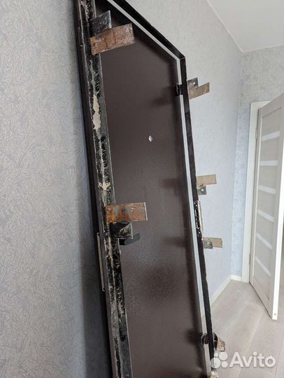 Дверь входная металлическая