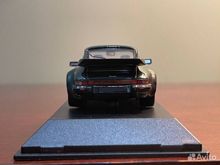 Porsche 911 turbo 3.3 1:43 (Spark)