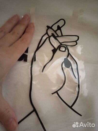 Наклейка на стекло