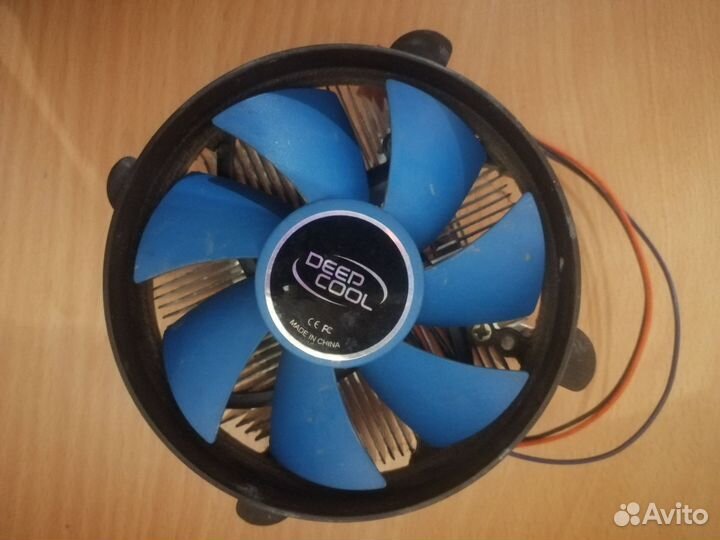 Материнская плата с процессором и кулером