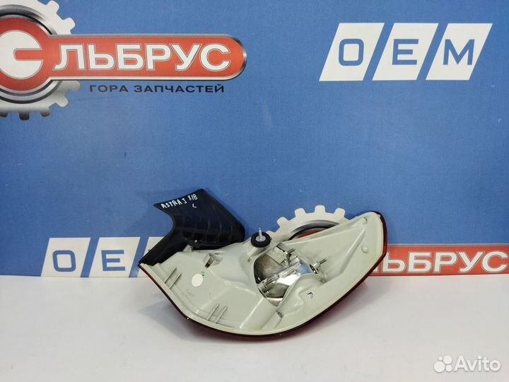 Фонарь левый внешний Opel Astra J 2009