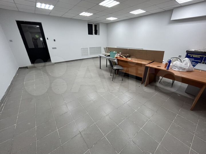 Помещение с отдельным входом, 99 м²