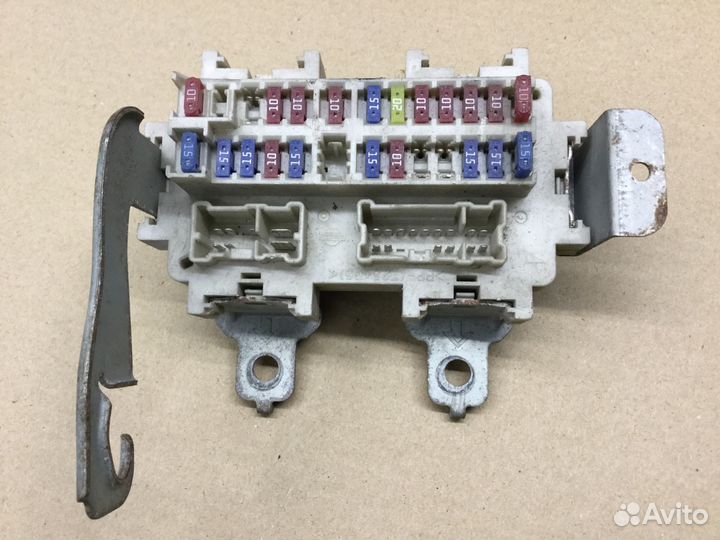 Блок предохранителей салонный Инфинити FX (S50)