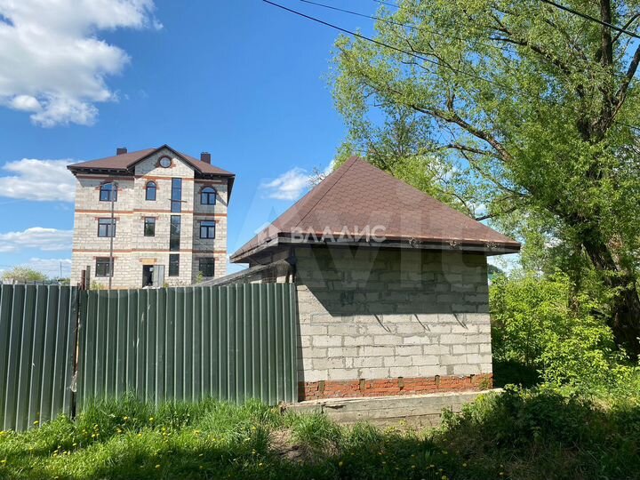 Дом 412 м² на участке 18 сот.