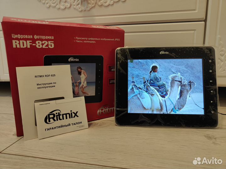 Цифровая фоторамка Ritmix RDF-825