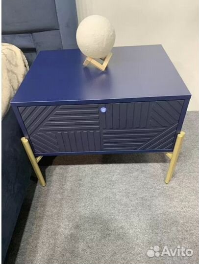 Тумба прикроватная
