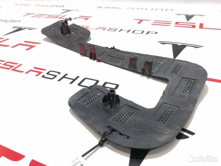 Кронштейн крепления фары противотуманной левой