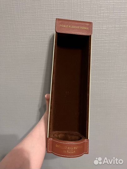 Кожанная коробка из под водки