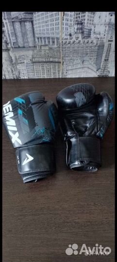 Боксерские перчатки