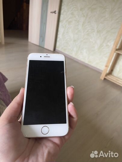 Телефон iPhone 6s