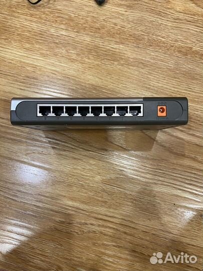 Коммутатор D-Link DES-1008D