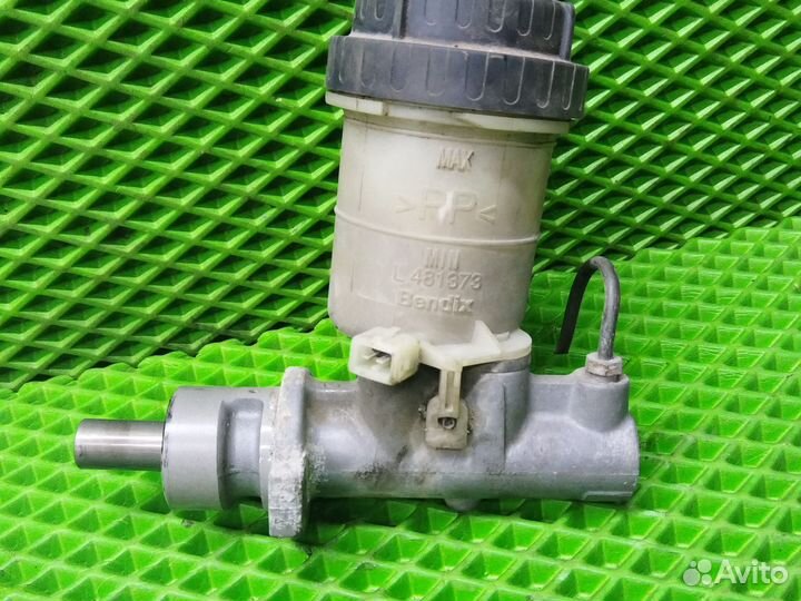 Главный тормозной цилиндр Volvo s40