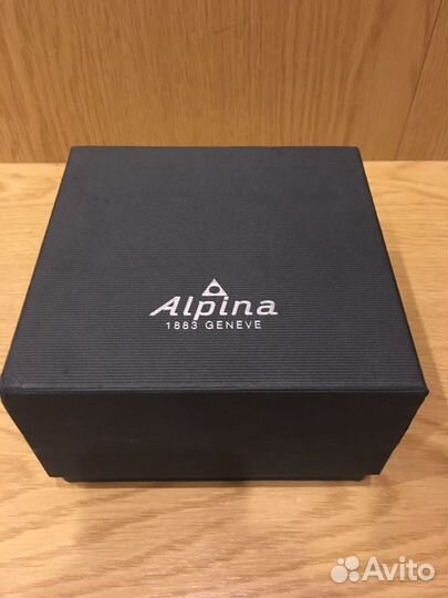 Часы Alpina