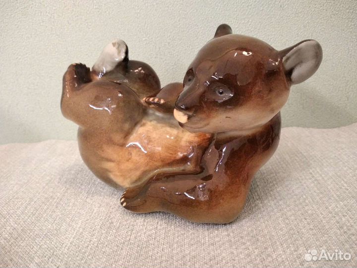 Фарфоровая статуэтка 