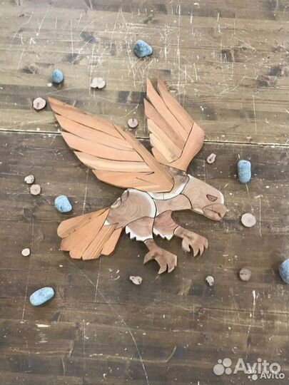 Панно в форме животных из можжевельника для бани