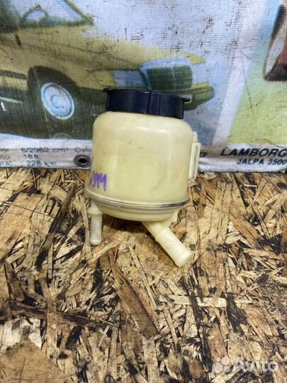 Бачок гур Ниссан Премьера P12