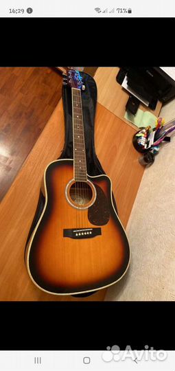 Акустическая гитара