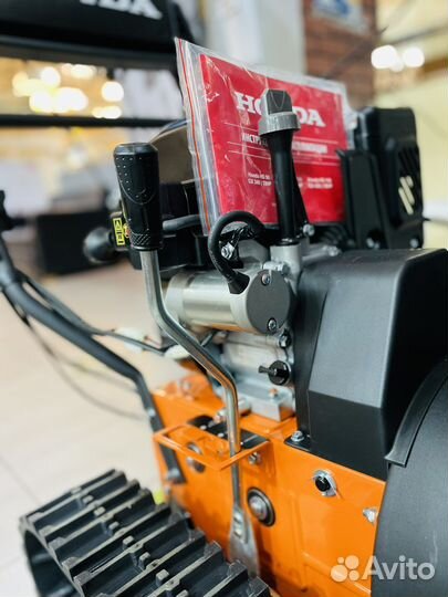 Снегоуборщик гусеничный самоходный HP90-GX 340/13L