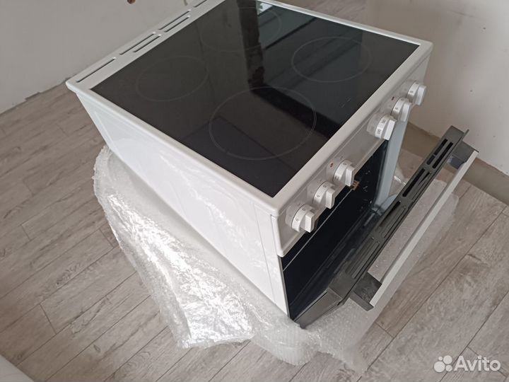 Плита электрическая новая с духовкой в упаковке