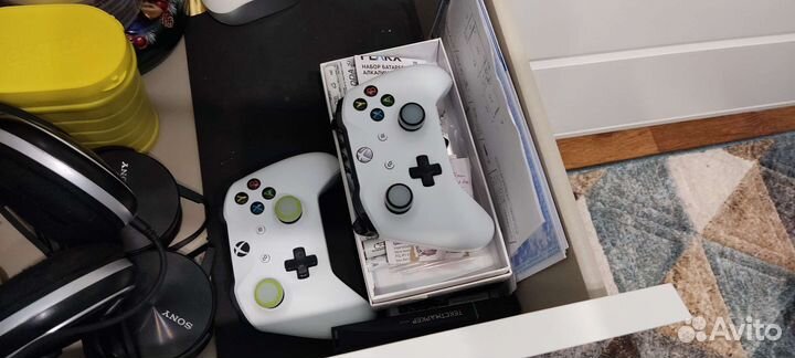 Xbox one X + Kinect + коллекция игр