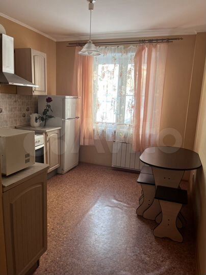 1-к. квартира, 42 м², 1/10 эт.