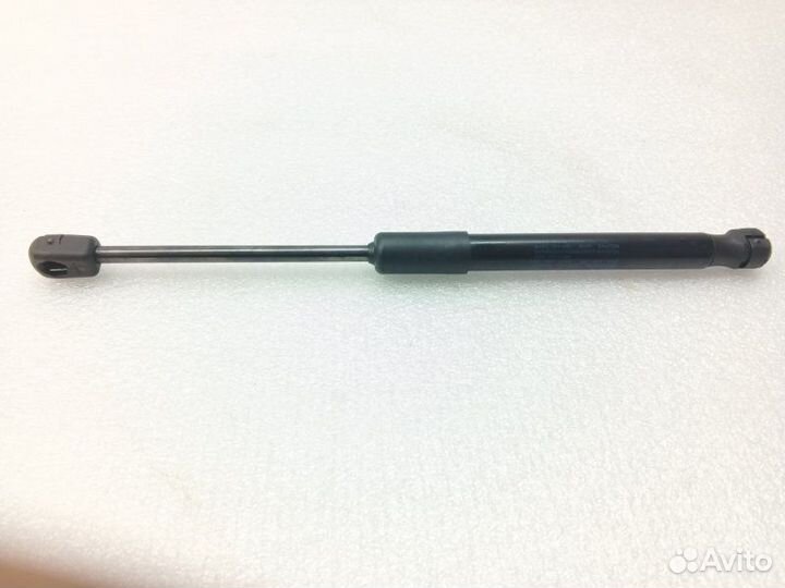 Амортизатор капота Audi A6 C7 1.8 CYG 2018