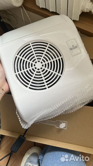 Вытяжка для маникюра и педикюра