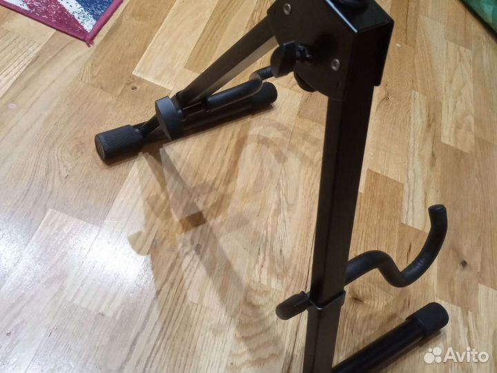 Стойка для электрогитары