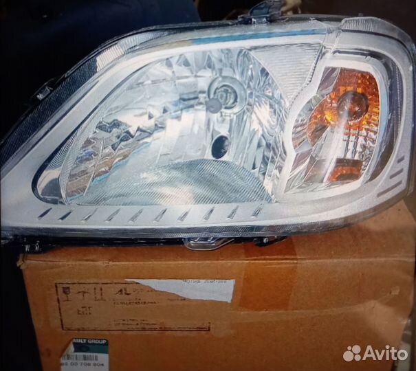 Продам левую фару Рено Логан 2009