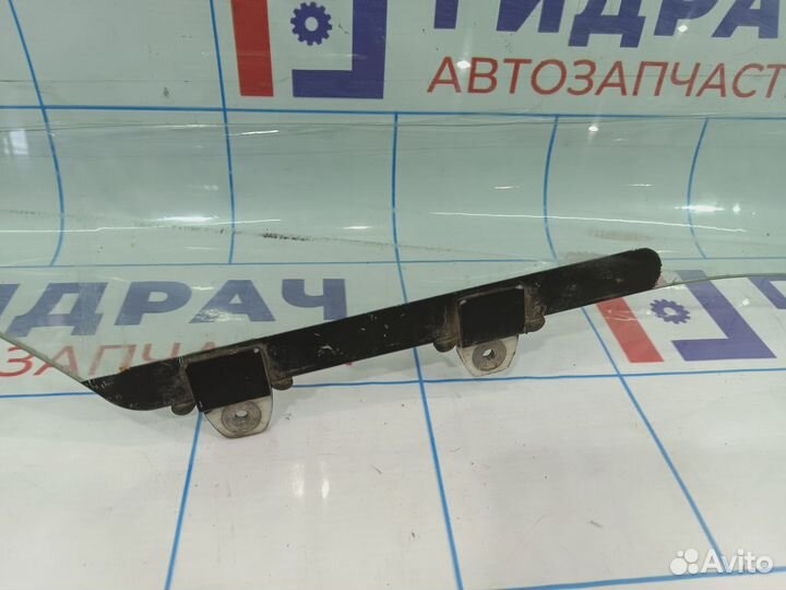 Стекло двери передней правой Honda Civic (5D) 7330