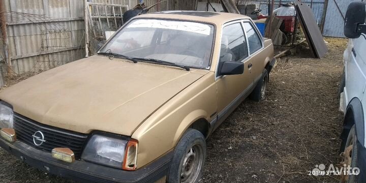 Opel 1982г. На запчасти